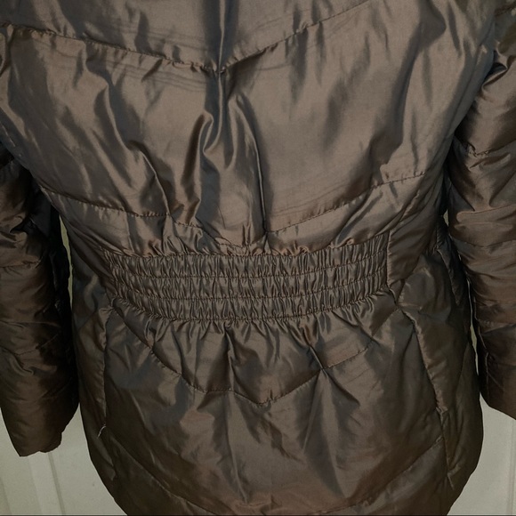 Girls Duck Down & Feathers Winter Coat w/hood like new - Picture 4 of 9